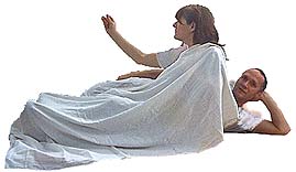 Lee chose two subjects lying down as if going to bed on the clouds